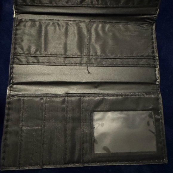 Wallet or Clutch - Picture 2 of 4